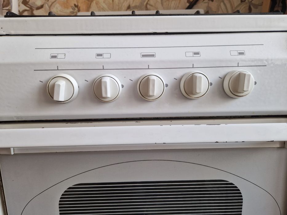 Продам газовую плиту
