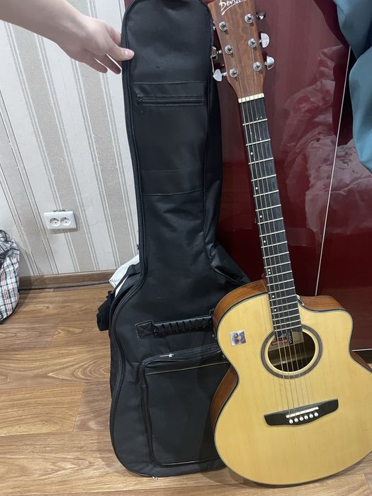 Гитара , купила 4-5 месец назад