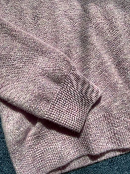 Пуловер лилового оттенка