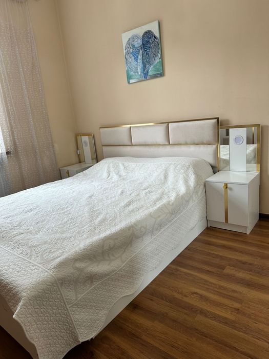 Спальный гарнитур почти новый