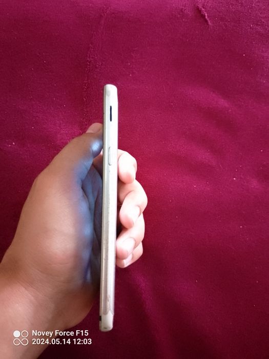 J3  telefon Sotiladi.