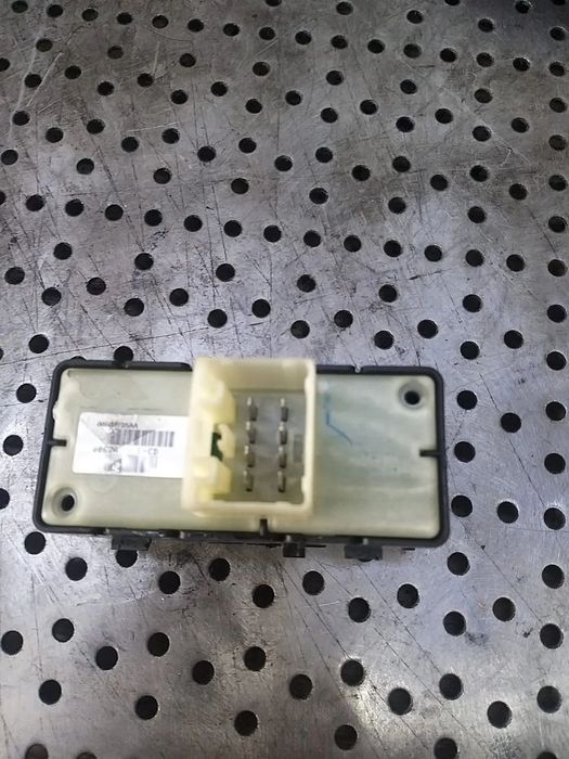 Buton geam electric dreapta fata jeep compass 1 mk49 04602785aa