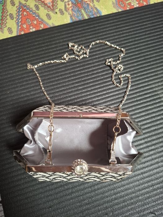 Продам сумочку-клатч