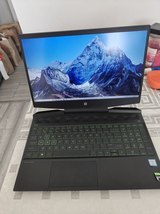 HP PAVILION GAMING LAPTOP GTX1650 i5 procesor 32 GB ram 240gb ssd