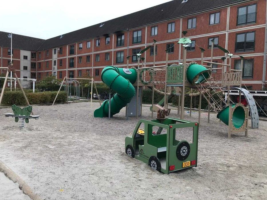 Ищем партнеров среди застройщиков, мы производство детских и площадок