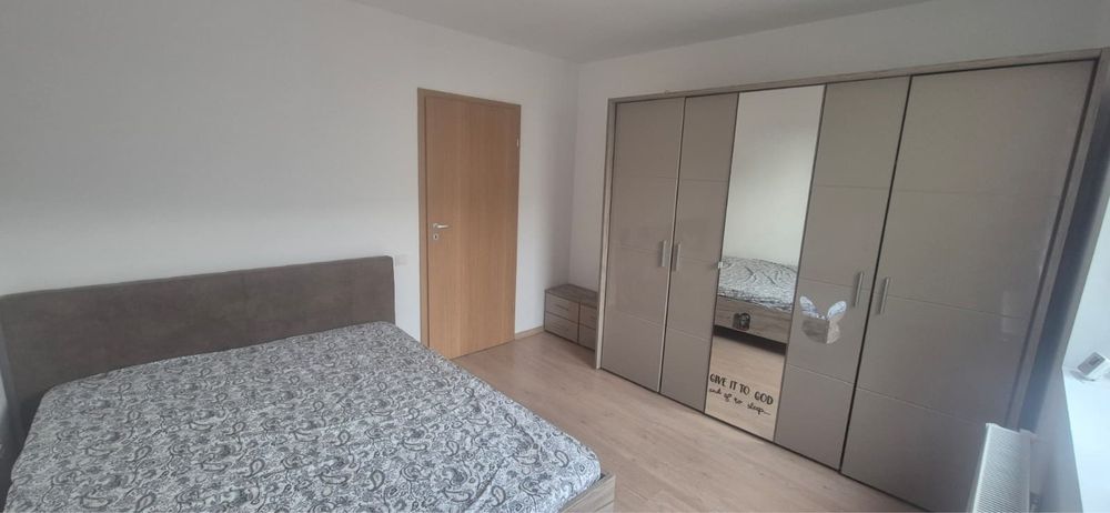 Inchiriez apartament 2 canere