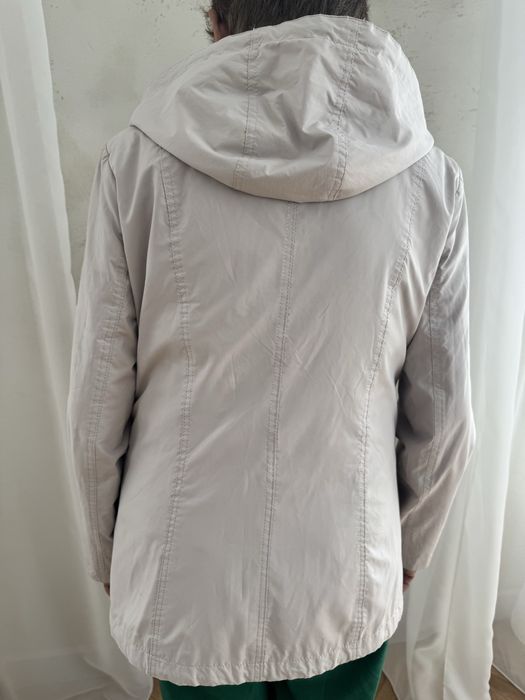 Ветровка женская