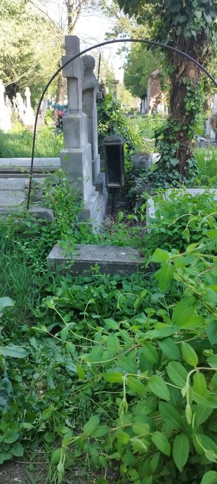 Vand doua locuri de veci in Cimitirul Sf.Vineri