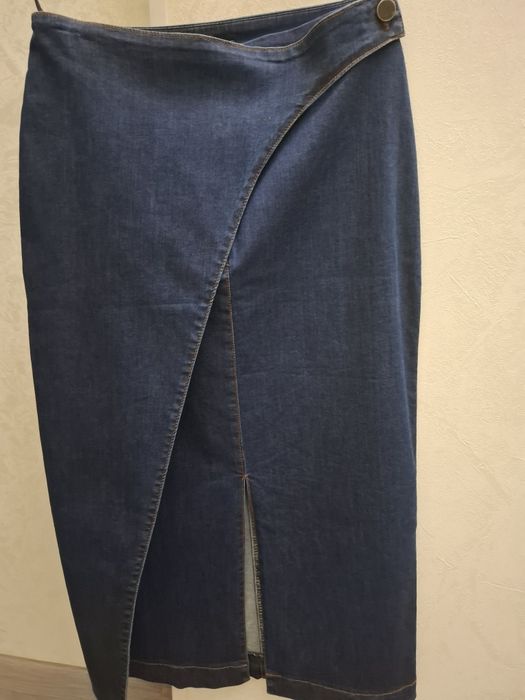Джинсовая юбка синего цвета
