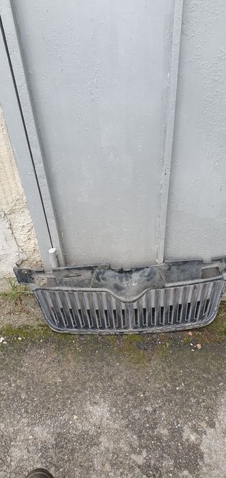 Grila centrala Skoda Fabia/ Romster 2010-2013