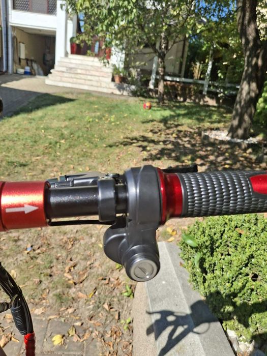 De vanzare trotineta electrica JRH T16 in conditii foarte bune