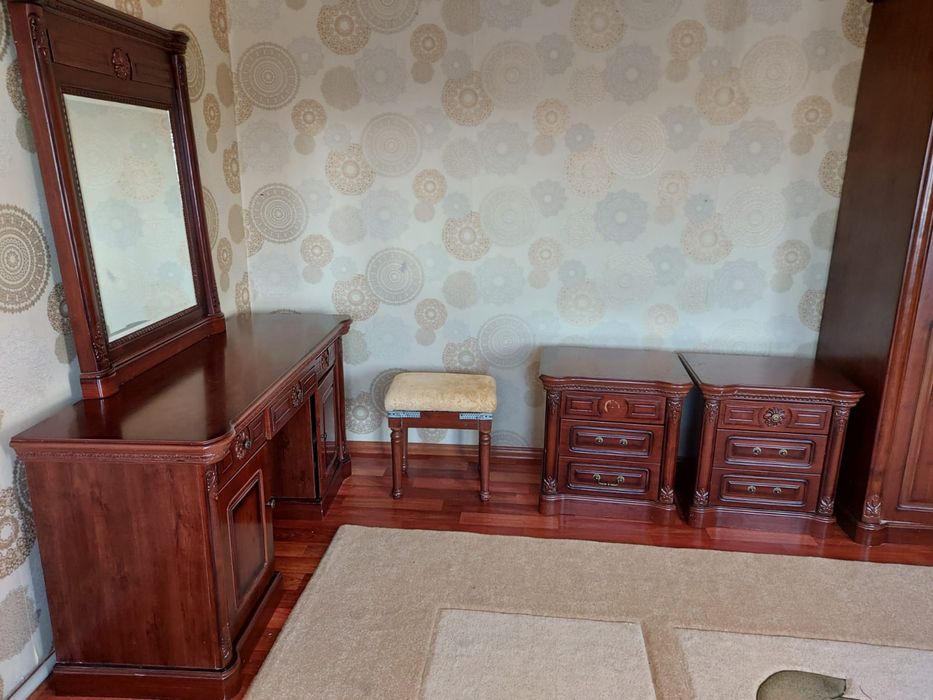 Комод айнасымен, 2 тумбочка