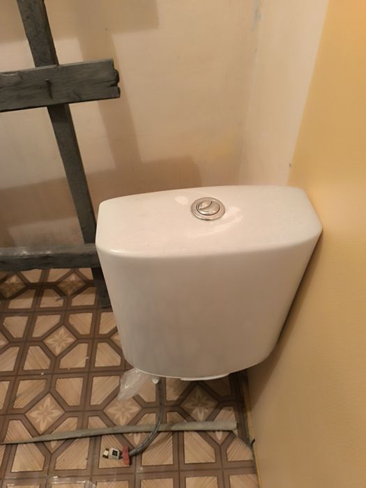 Унитаз и бачок б)у