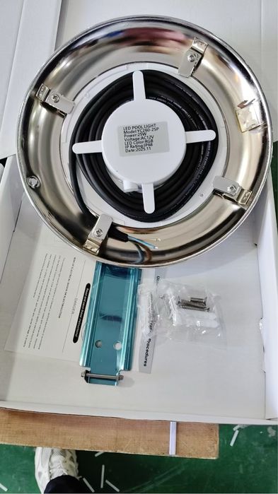 Led лампа для бассейна !