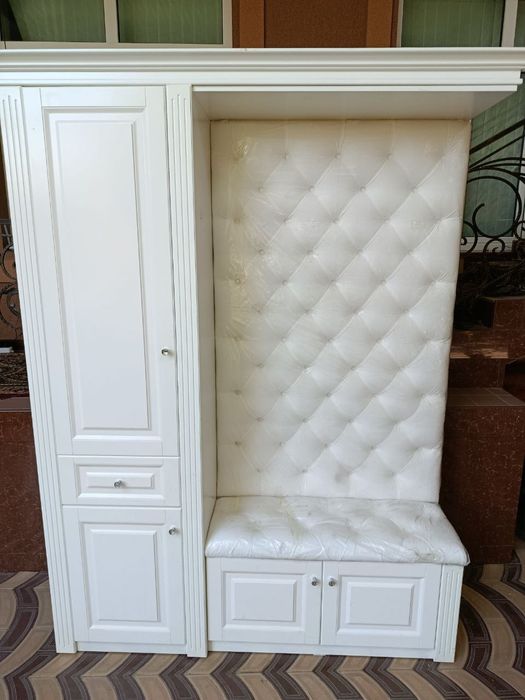 Prixoshka mebel yengi