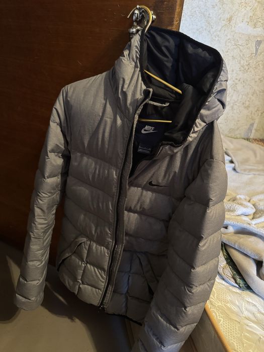 Продам куртку найк оригинал