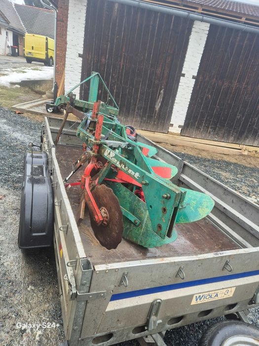 Vând plug cu 4 brezde