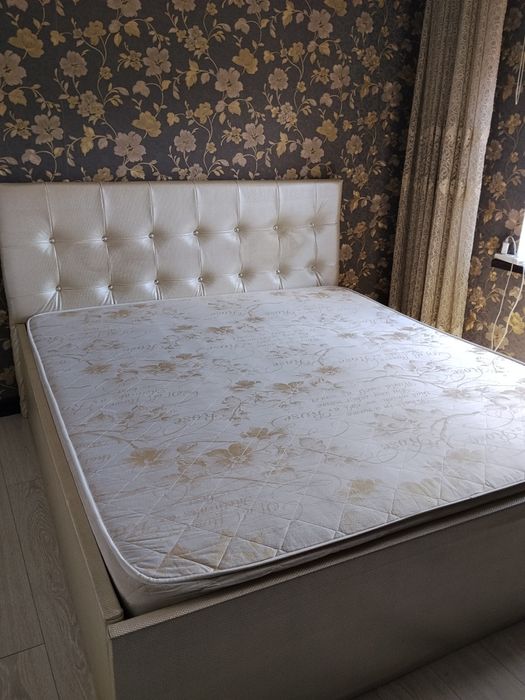 Продам кровать  большую