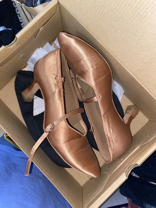 Продам туфли для бальных танцев