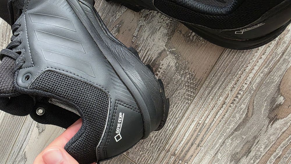Обувки Adidas gortex