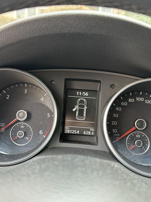 Vand Golf 6 anul 2011, motor 2.0