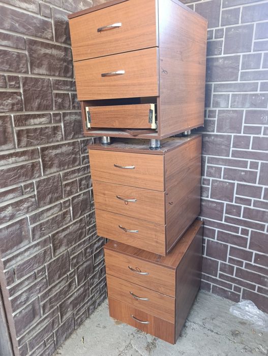 шкафы , тумбочки