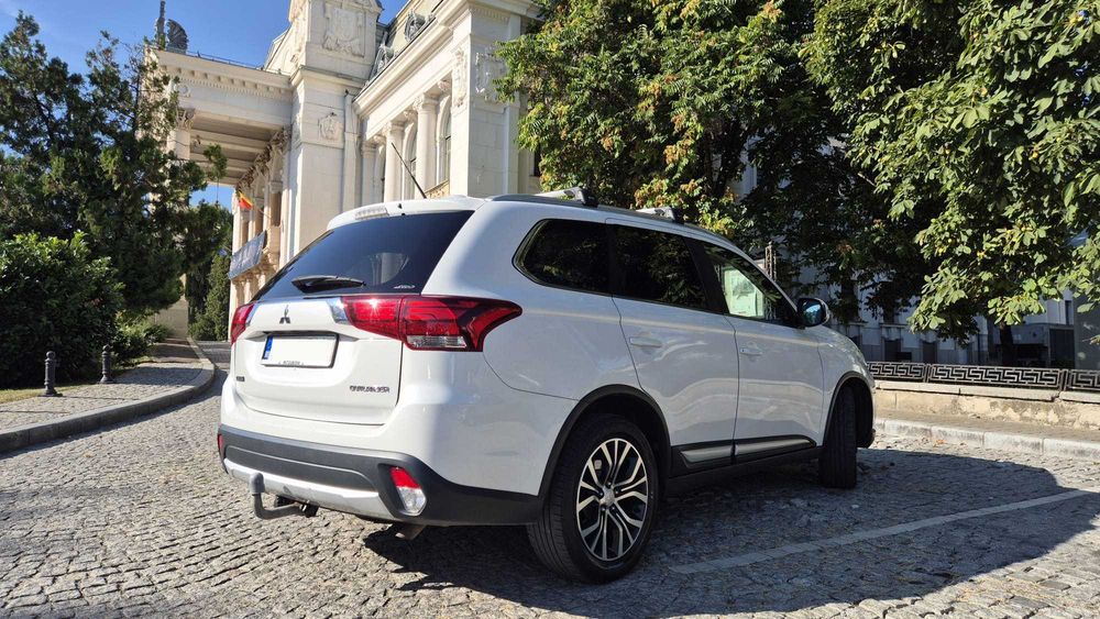 Mitsubishi Outlander  2016 4x4, diesel, Euro 6