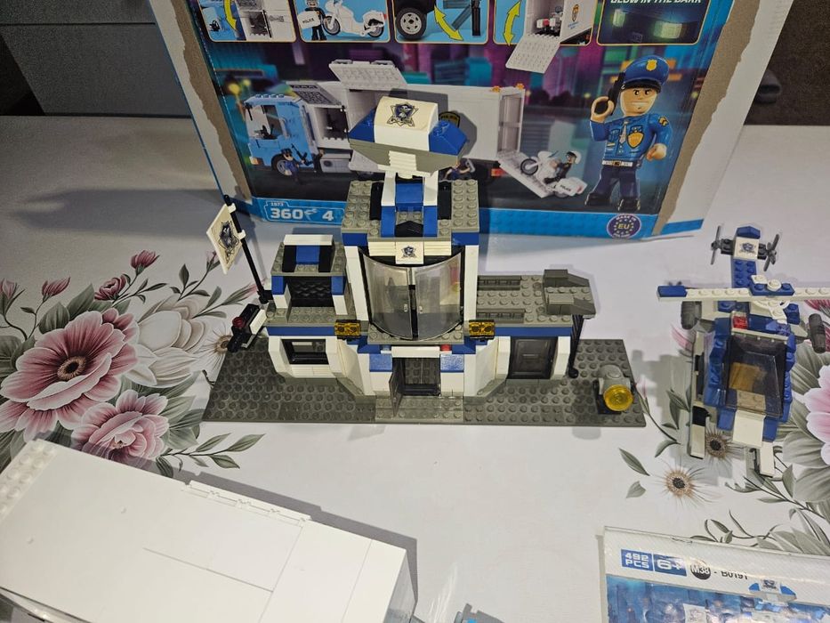 Продам лего Полицейская станция