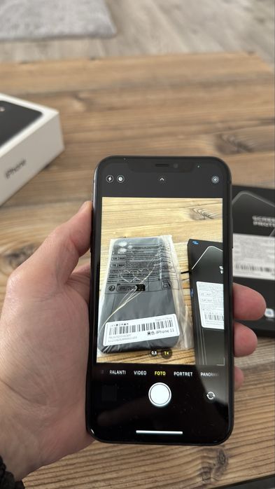 iPhone 11 Black 64GB - bine intretinut + bonusuri
