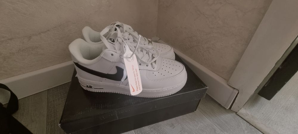 Кроссовки найк новые