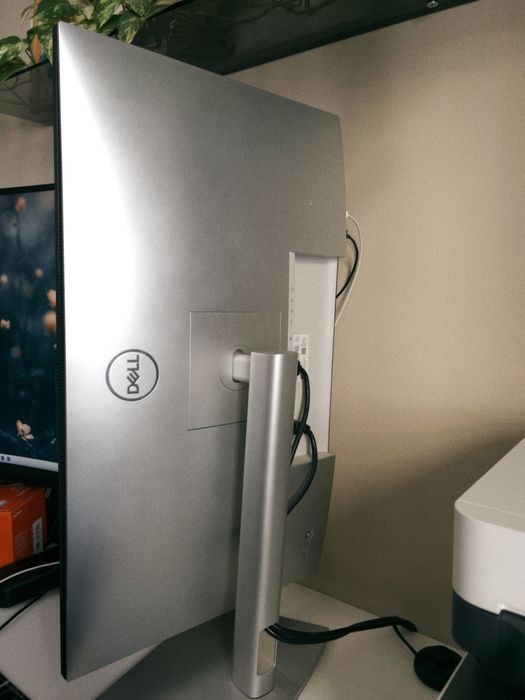 Монитор Dell ultra sharp 27