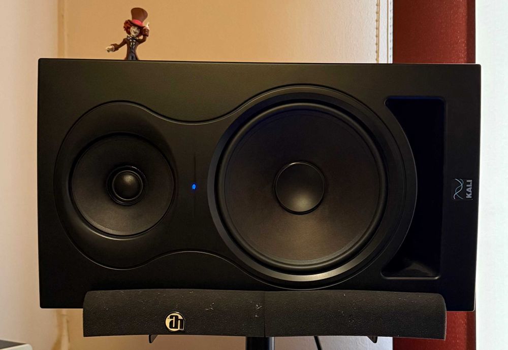 Monitoare Studio Kali Audio IN8 V2 Subwoofer Kali Audio WS-6.2