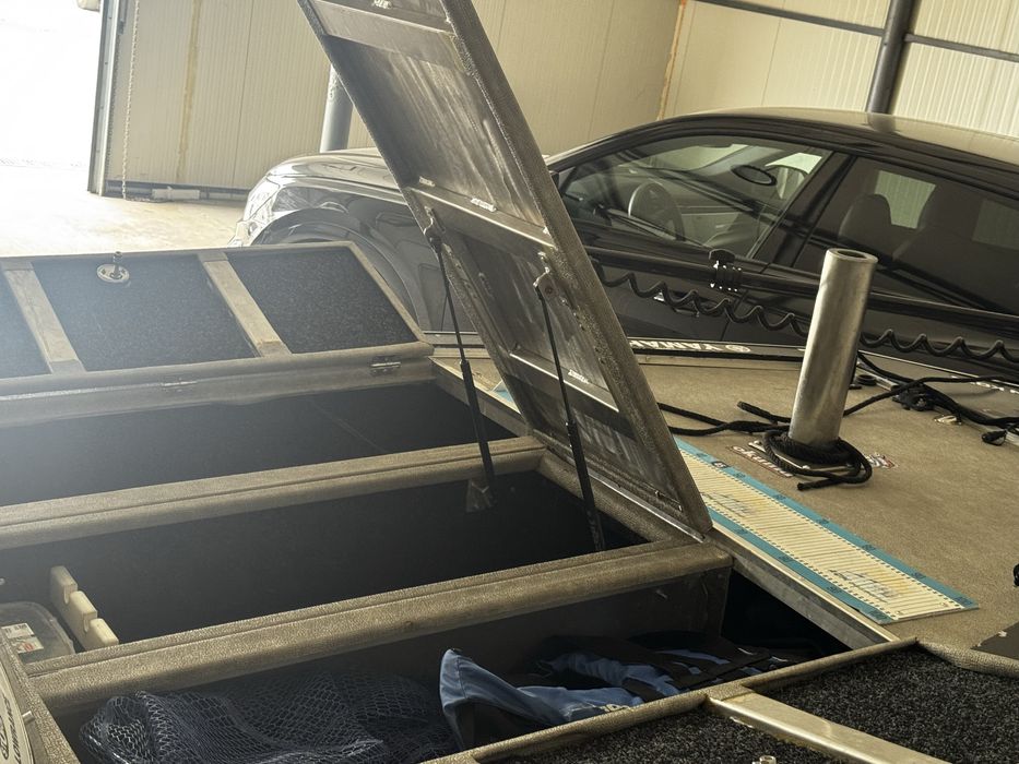 Ambarcatiune aluminiu