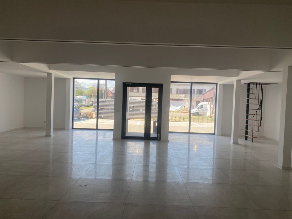Spatiu comercial de închiriere
