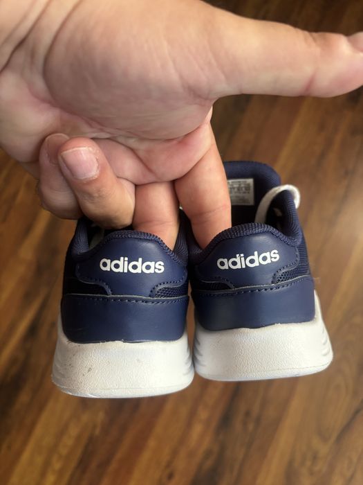 Нови детски маратонки Adidas 27 номер