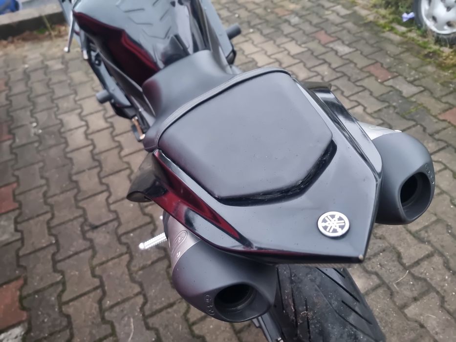 Yamaha YZF-R1 (RN19)