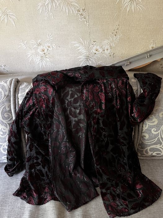 Красивая одежда на женщину, распродажа