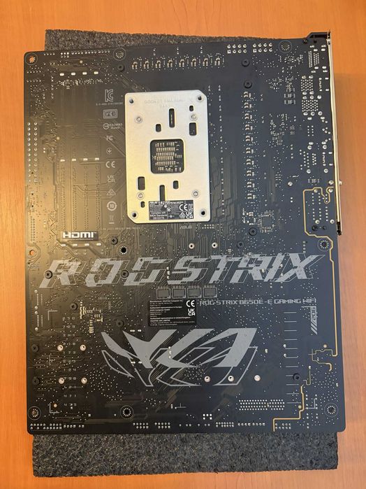 Asus ROG Strix B650E-E Gaming WIFI и Ryzen 7 7700X
