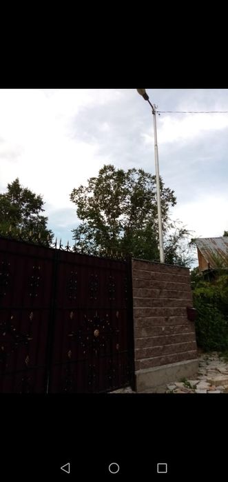 Ворота кованные  из толстого металла.