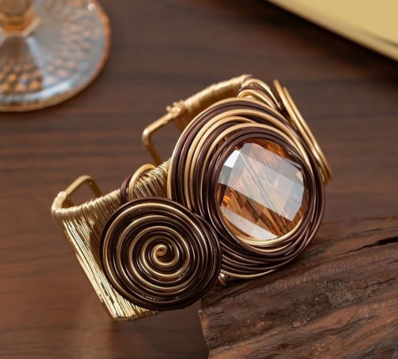 Продам женское ожерелье