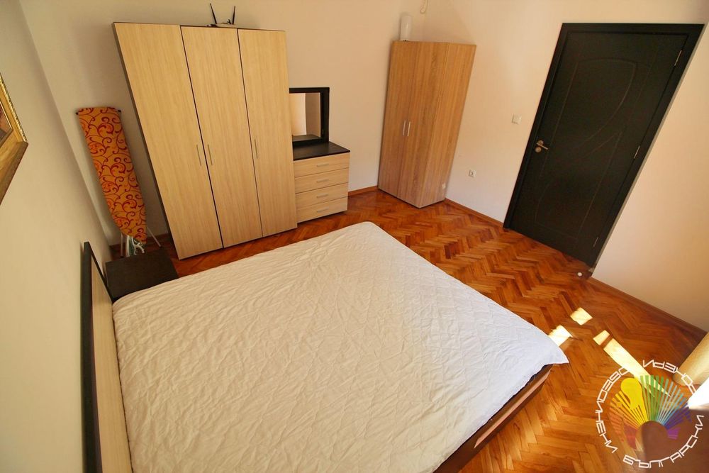 Дава се под наем Тристаен апартамент в Бургас, Център - 90 кв.м за 510 € - Снимка #7