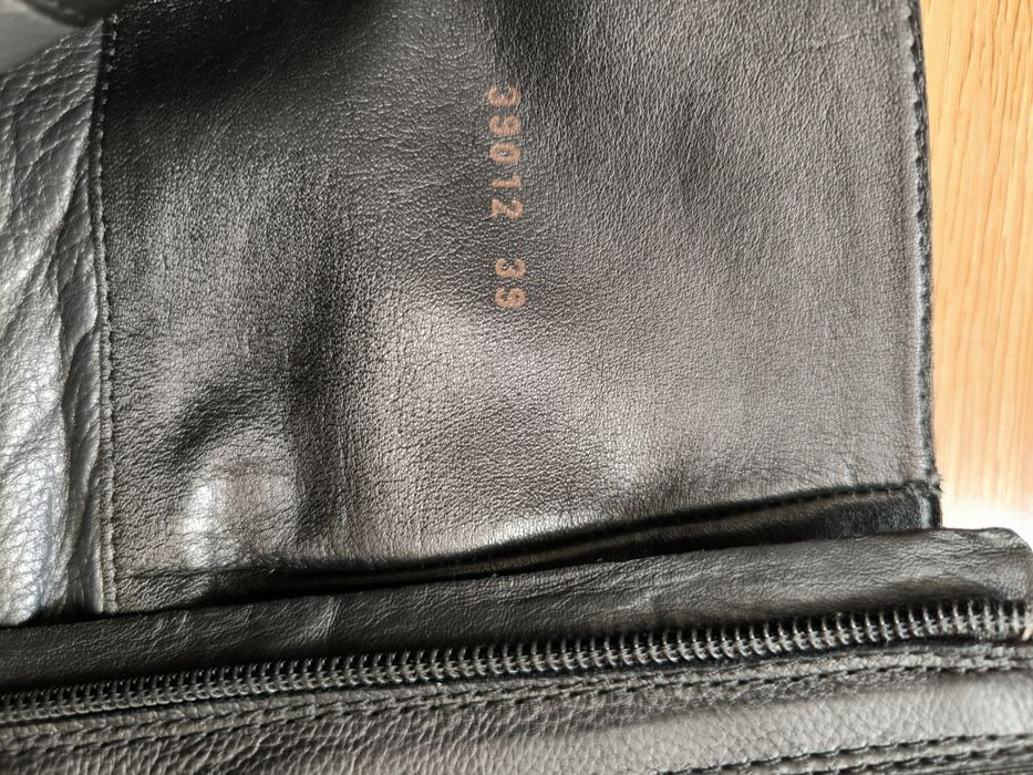 Кожаные классные сапоги.