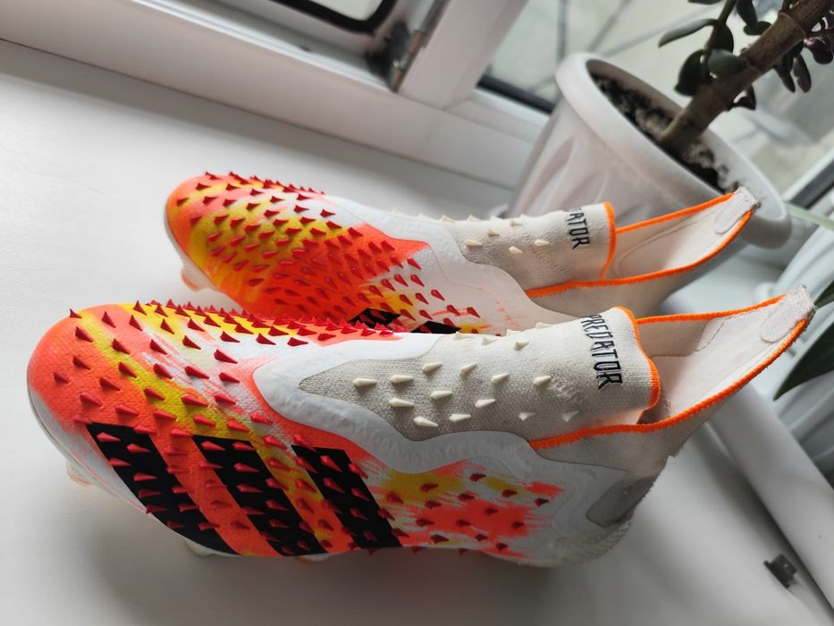 Продам оригинальные adidas Predator