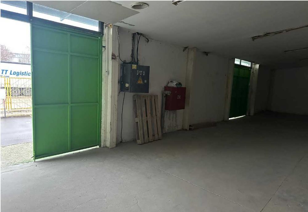 Склад за хранителни стоки 270 м2 с 2 камери, ЗПЗ