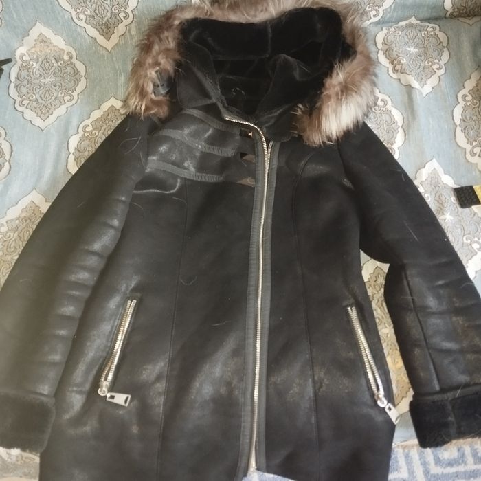 Продам куртку б/у недорого