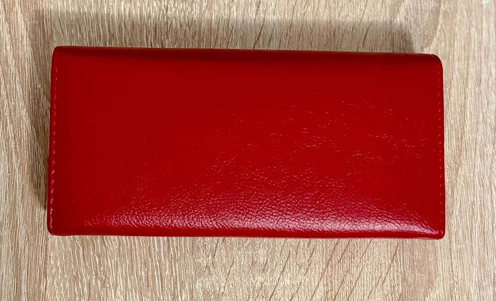 Елегантен НОВ дамски портфейл за стилни дами