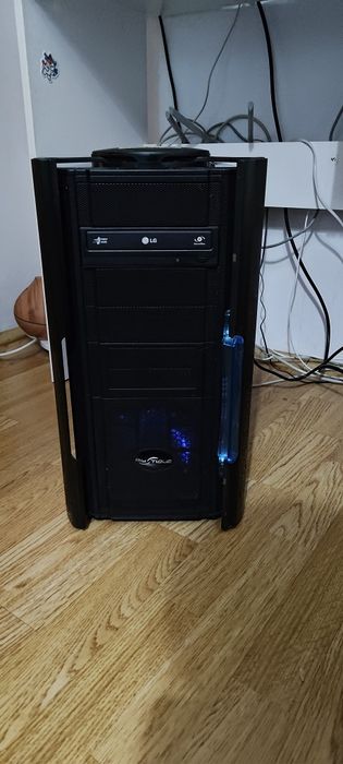 Vând PC Asus complet