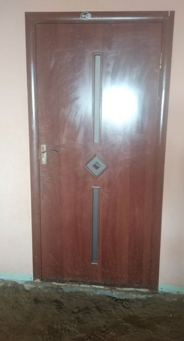 Двери межкомнатные б/у