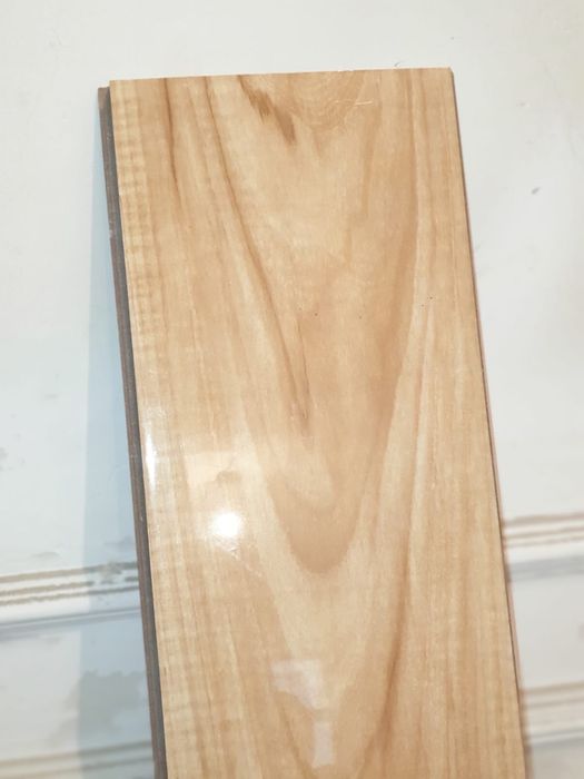 Продам новый ламинат