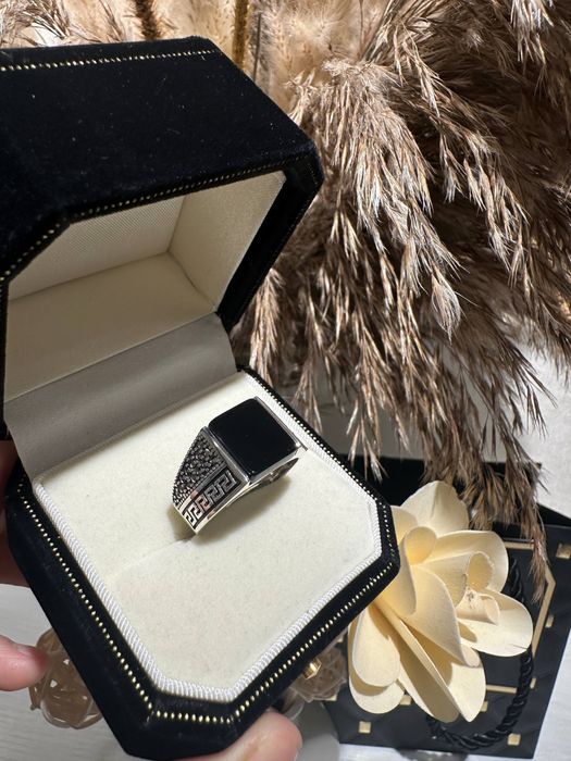 Серебряный шикарный перстень  Серебро 925 есть доставка